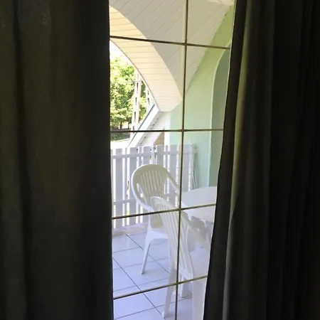 Enter Apartmanhaz *