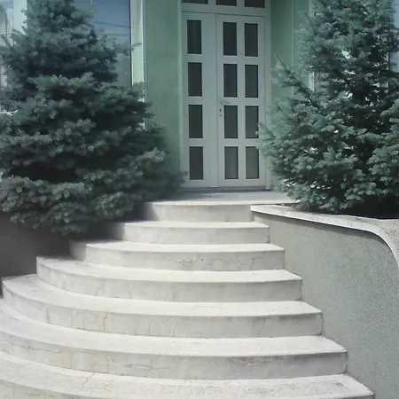 Enter Apartmanhaz Pensionat *